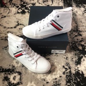 Tommy Hilfiger Lisett Canvas Shoe - new with box